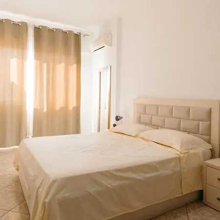 Rs Place 1-bedroom شقة تيرانا