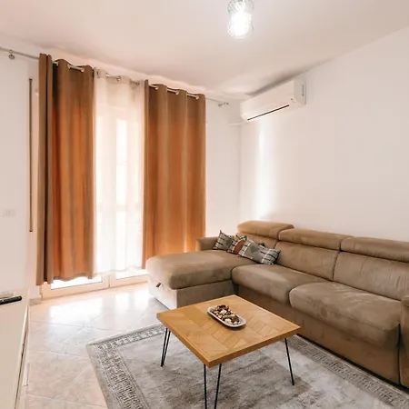 Rs Place 1-bedroom *